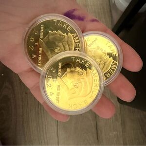 Take America Back 2024 : Gold Commemorative Trump Coins & case